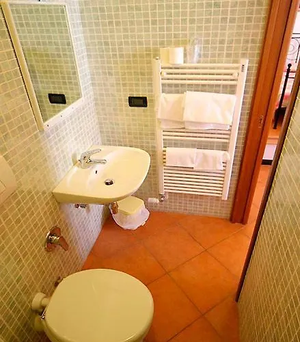 Ivo - 1 Affittacamere 3*